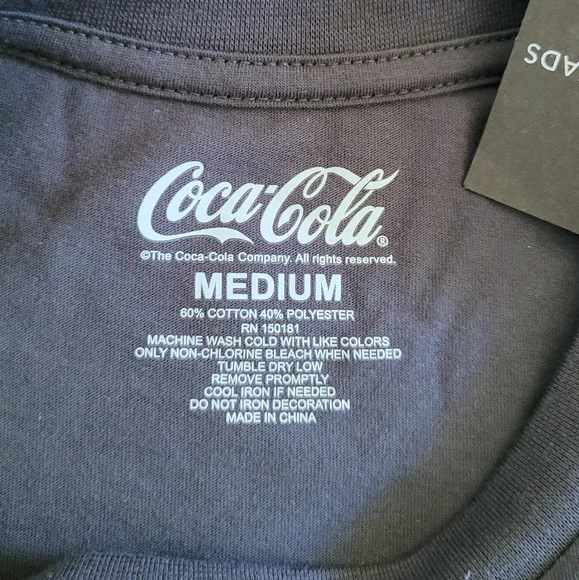 Grayson Threads🧵 Coca-Cola🥤 Graphic Tee👕 - NWT - Picture 4 of 10